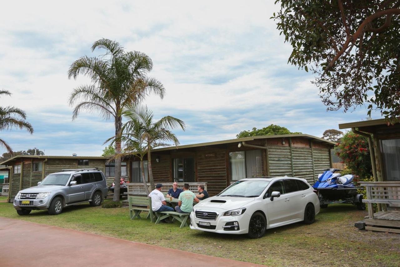 Lazy Acre Log Cabins Lakes Entrance Exterior foto